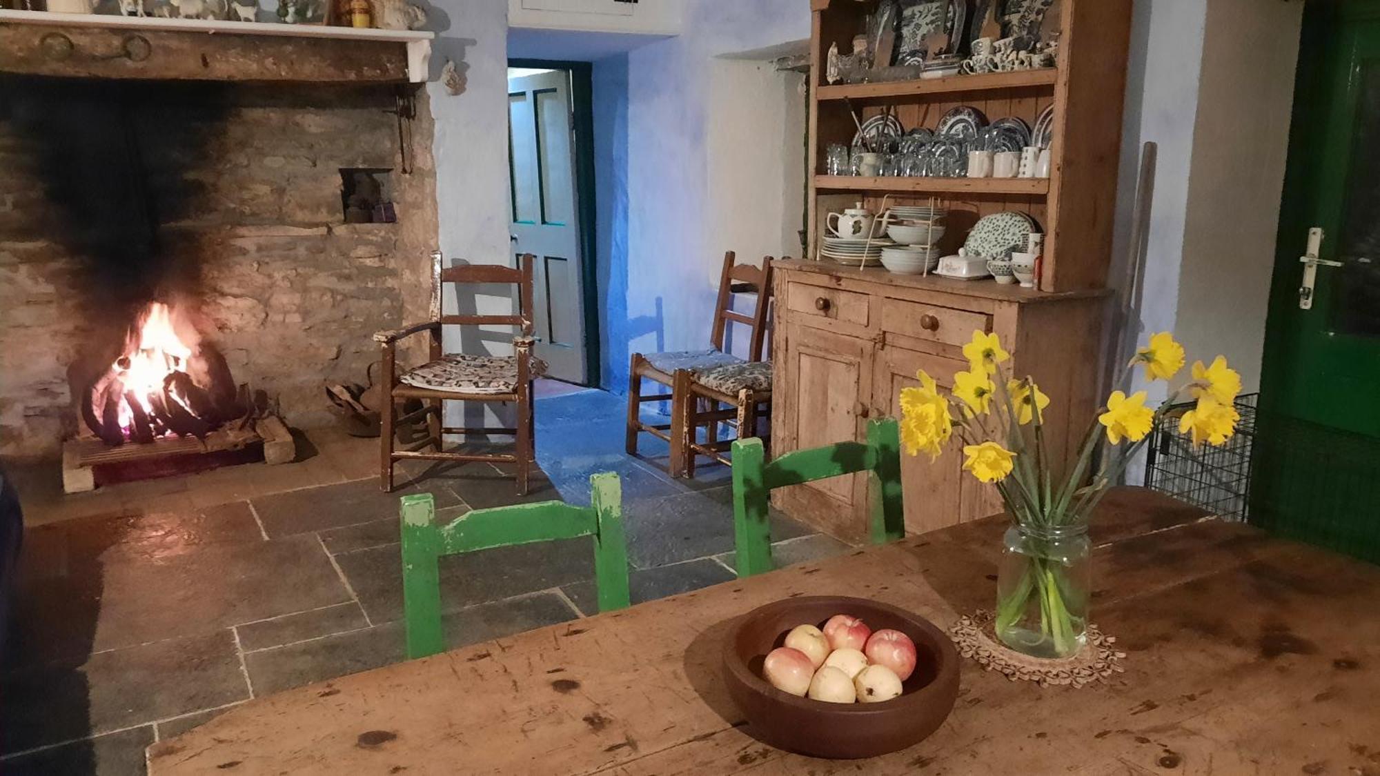 -Going Back In Time- 200 Year Old Farmhouse Creegh Ngoại thất bức ảnh